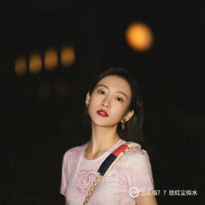 王鸥游泳视频,展现泳姿风采